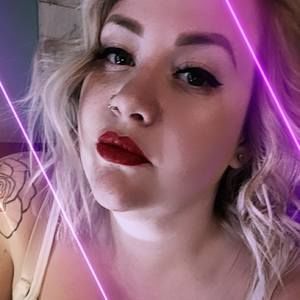 Meet your Posher, Kayley